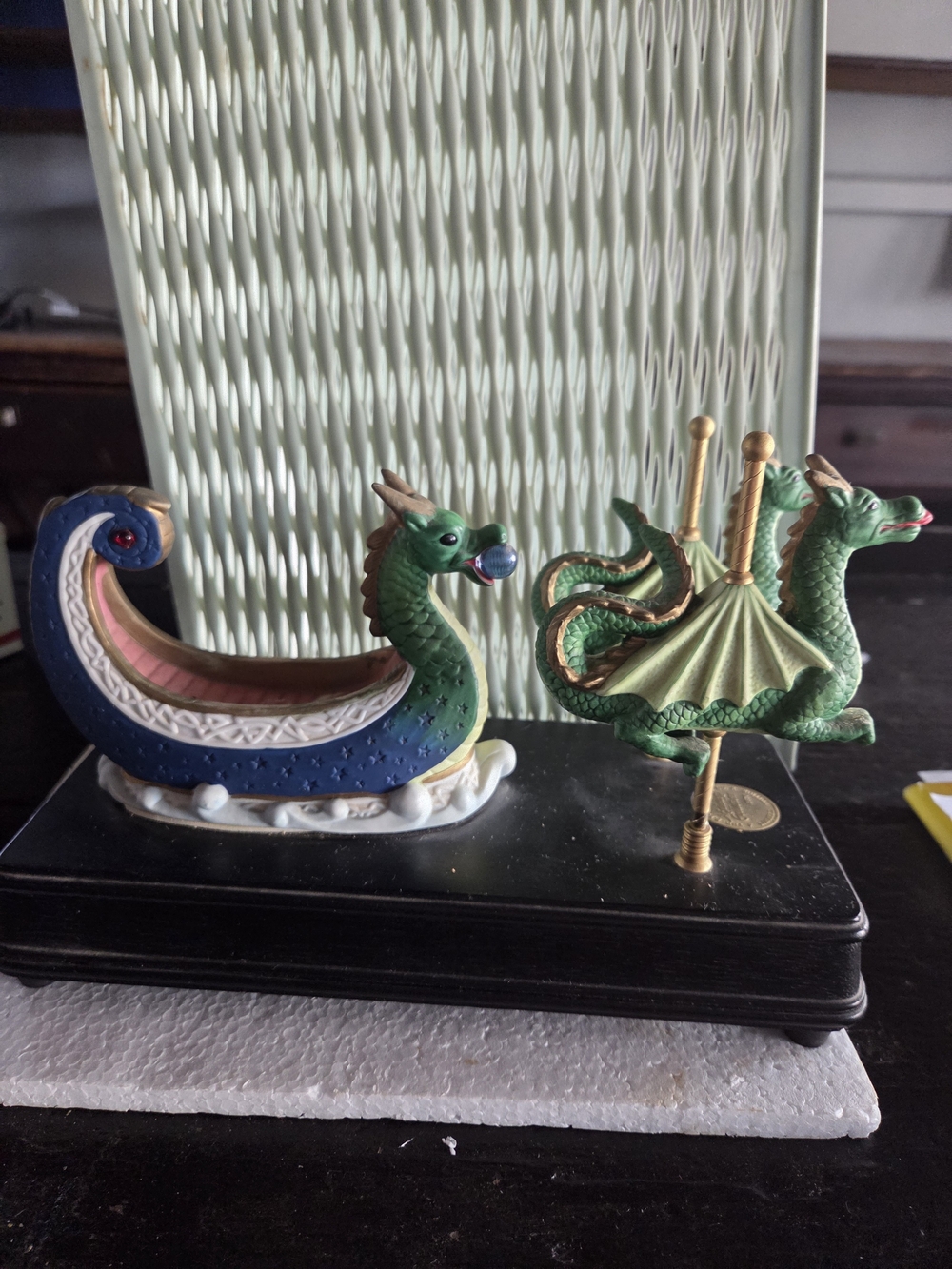 VINTAGE SAN FRANCISCO MUSIC BOX DRAGKN CHARIOT MUSIc  PLAYS DRAGONS MO VING